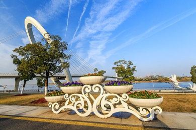 《生化危机9：安魂曲》怪物会突然把东西扔过来